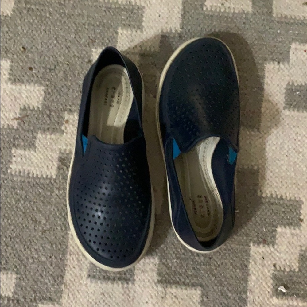 Blue crocs